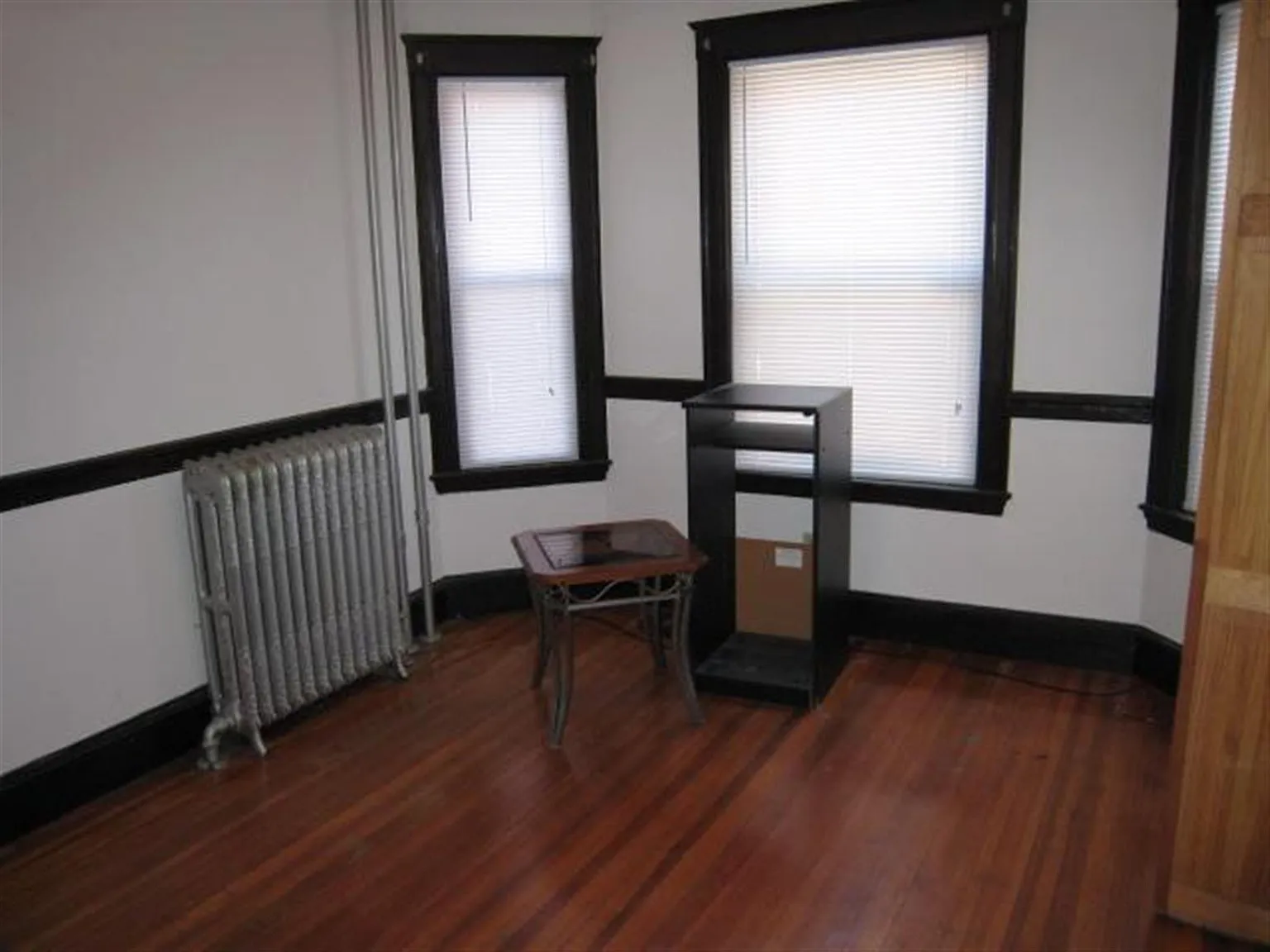 1 bed, 450 sqft, $2,100 — Photo 2