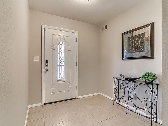 3rd image of 6416 Braniff Dr