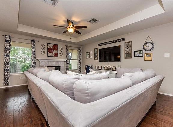 4th image of 1516 Country Squire Dr