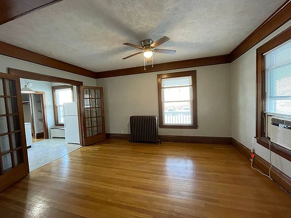 3rd image of 4821 Underwood Ave APT 6