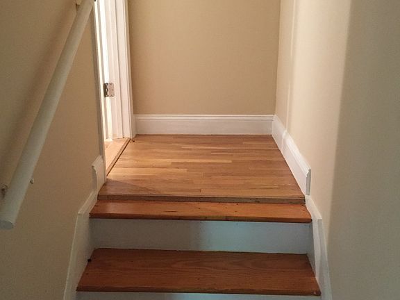 4th image of 32 Pine St