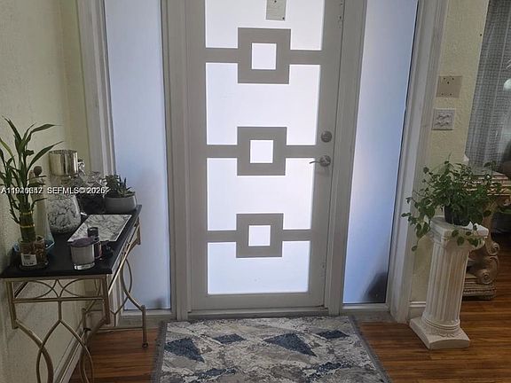 2nd image of 2733 Washington St