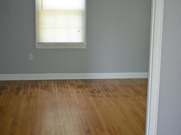 2nd image of 2325 Bittle Ave