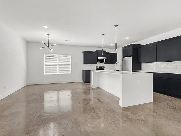 3008 Alpha Wolf Ct — Photo 11