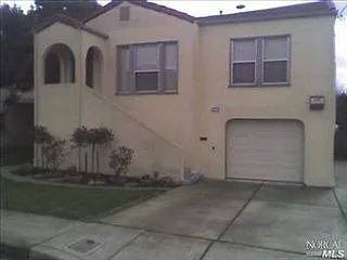 219 Delaware St photo 1