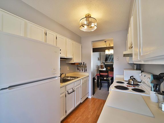 2nd image of 8316 Tuxedo Rd #344