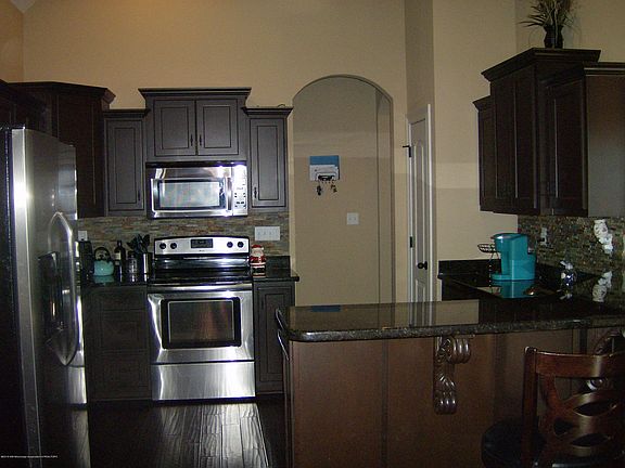 3rd image of 4809 Shinault Ln