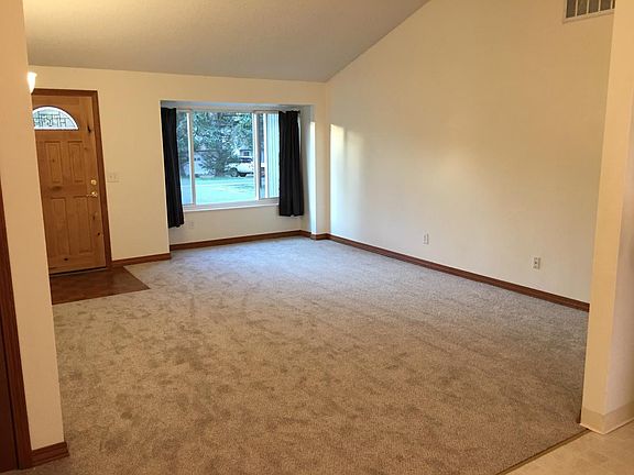 Entry way / Living room