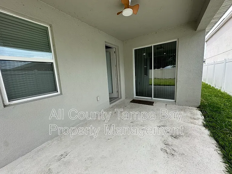 220 Pershing St — Photo 36