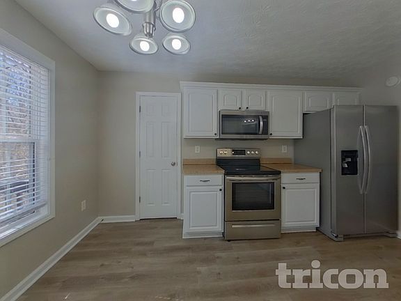 5th image of 223 Towler Shoals Dr