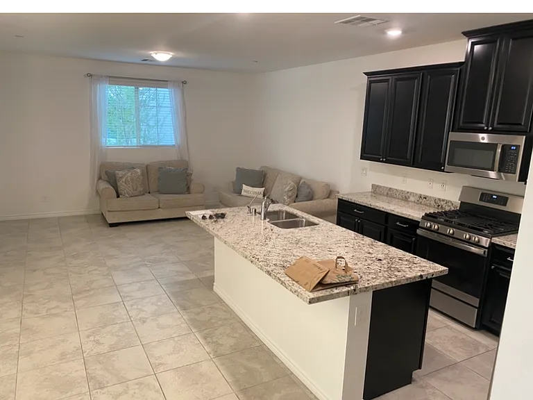 795 Grand Country Ave — Photo 3