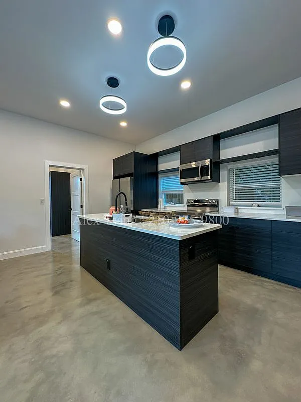 2 bed, 2.0 bath, 1132 sqft, $2,000 — Photo 3