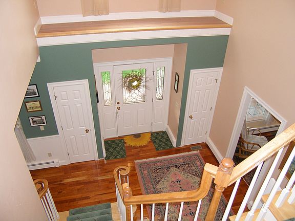 2 story foyer