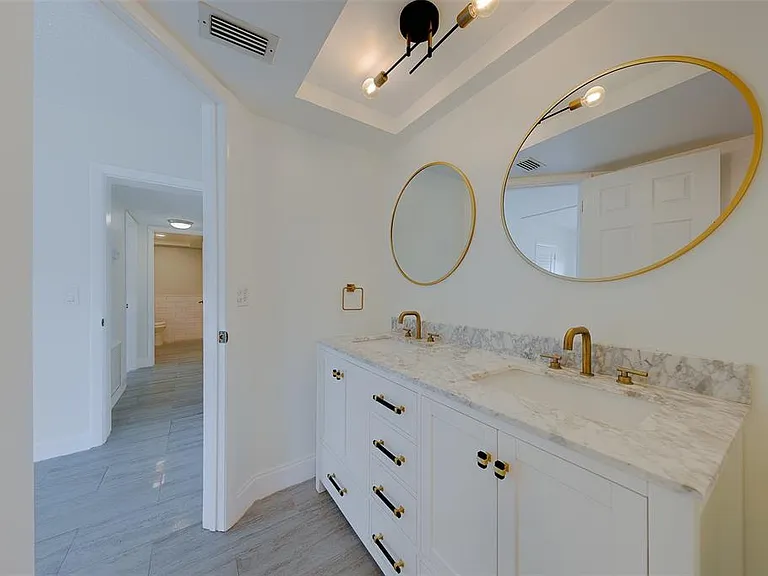 10215 Regal Dr #4 — Photo 27
