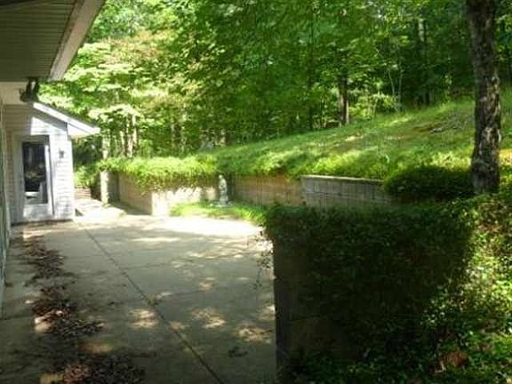 2nd image of 10 Palencia Ln