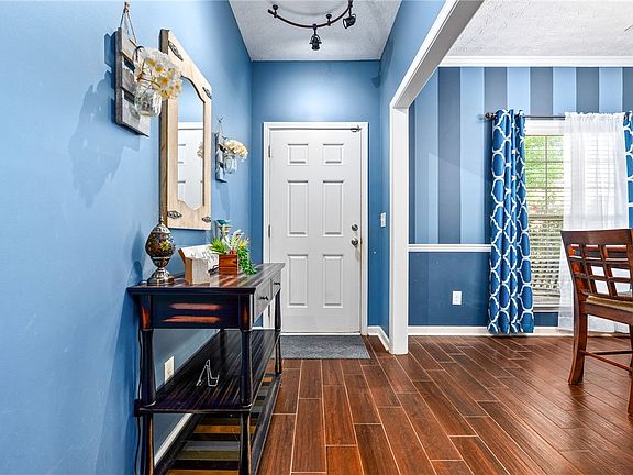 2nd image of 1801 Archer Ct