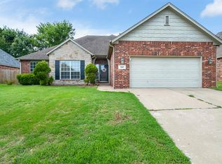 707 E Seattle Pl, Broken Arrow, OK 74012
