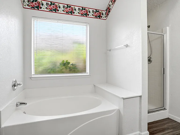 7103 Greenspoint Dr — Photo 6