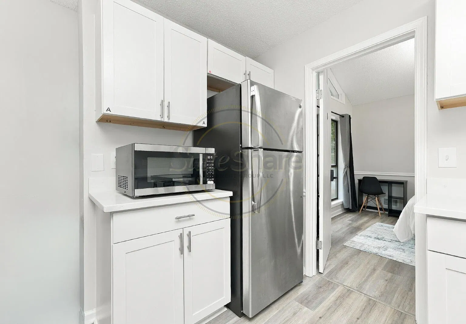 1 bed, 1.0 bath, $800 — Photo 2
