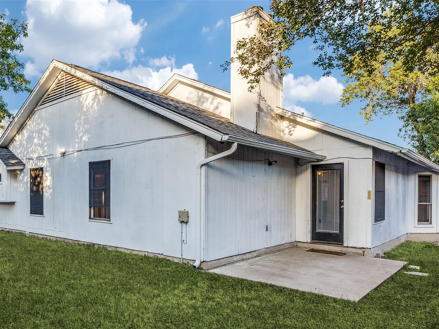 3 bed, 2.0 bath, 1639 sqft, $2,250 — Photo 3