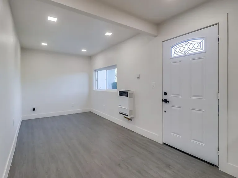 4774-80 W Point Loma Blvd — Photo 9