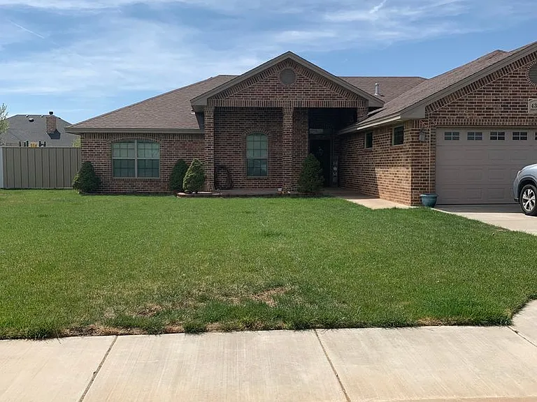4320 Springwood Dr — Photo 1