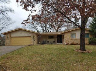 408 Timberland Dr, Burnsville, MN 55337