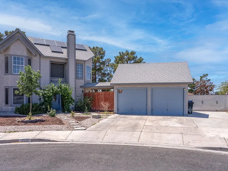 5519 Myron Cir — Photo 1