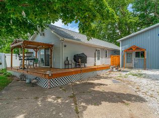 525 N Main St, Mason City, IL 62664