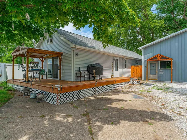 525 N Main St, Mason City, IL 62664