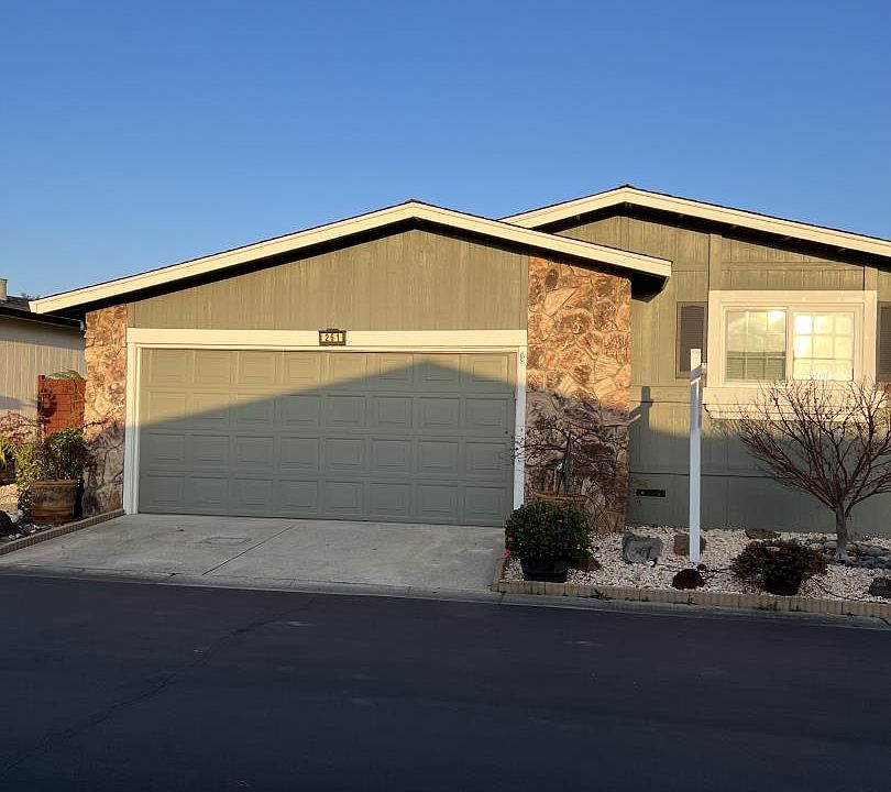 1st image of 261 Forest Dr