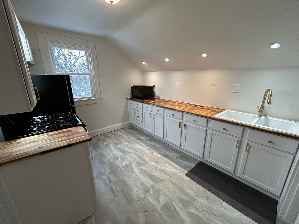 1st image of 6259 Savannah Ave #3