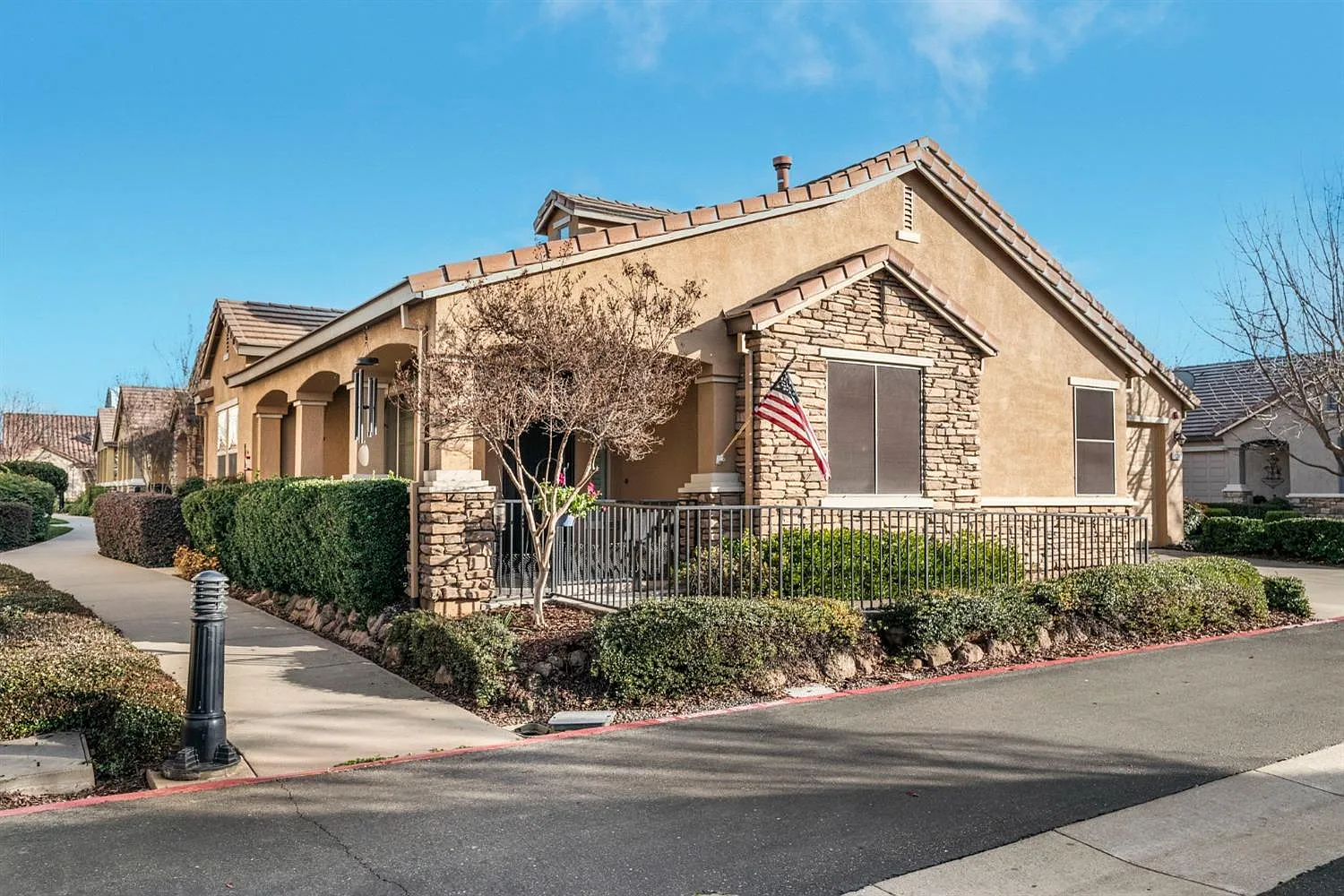 1217 Marseille Ln photo 1