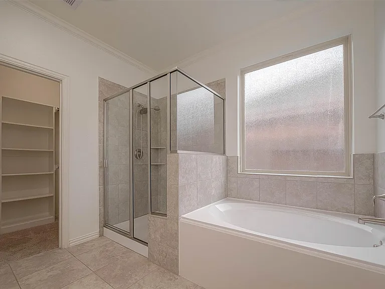 2261 Oak Circle Dr N — Photo 29