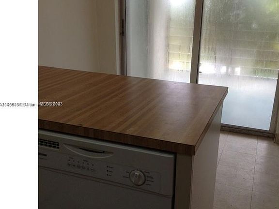 5th image of 17890 W Dixie Hwy APT 319