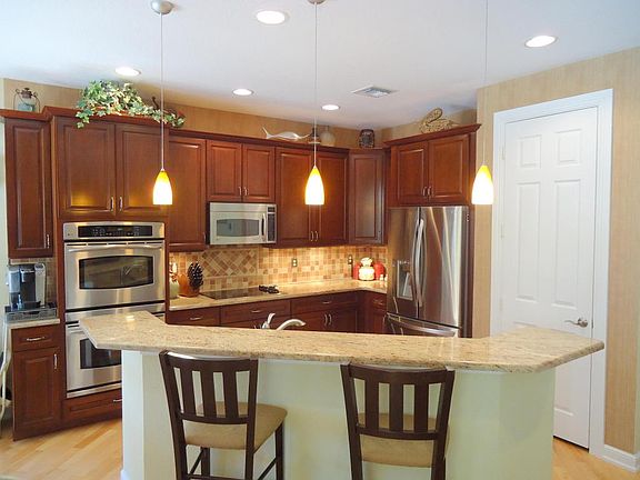 4th image of 1798 SW Newport Isles Blvd