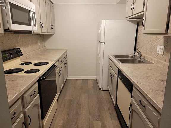 5th image of 1305 S Lake Wilmer Dr #212-A