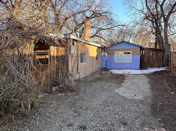 2202 Rosendo Garcia Rd SW, Albuquerque, NM 87105