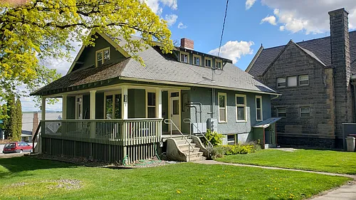 440 NE Maple St Photo 1