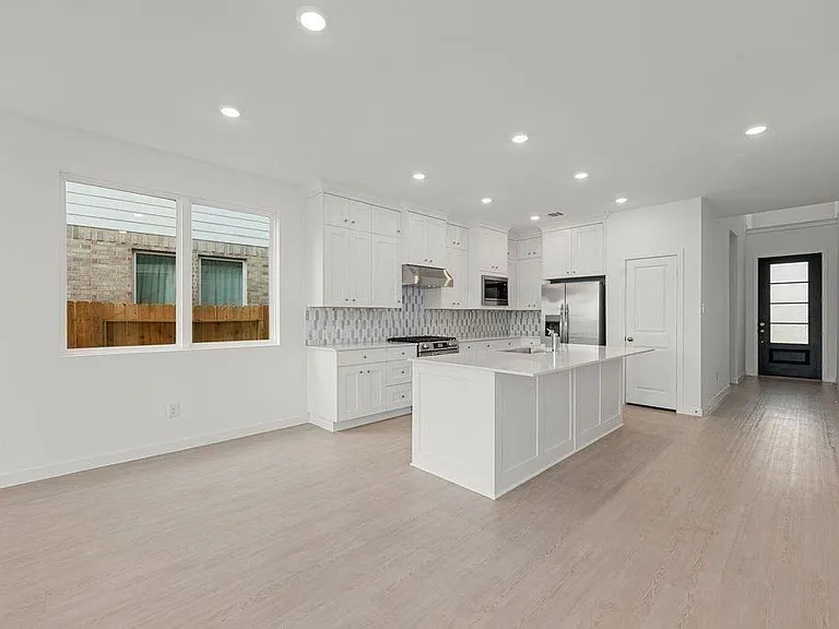 6411 Symphony Wave Dr — Photo 8