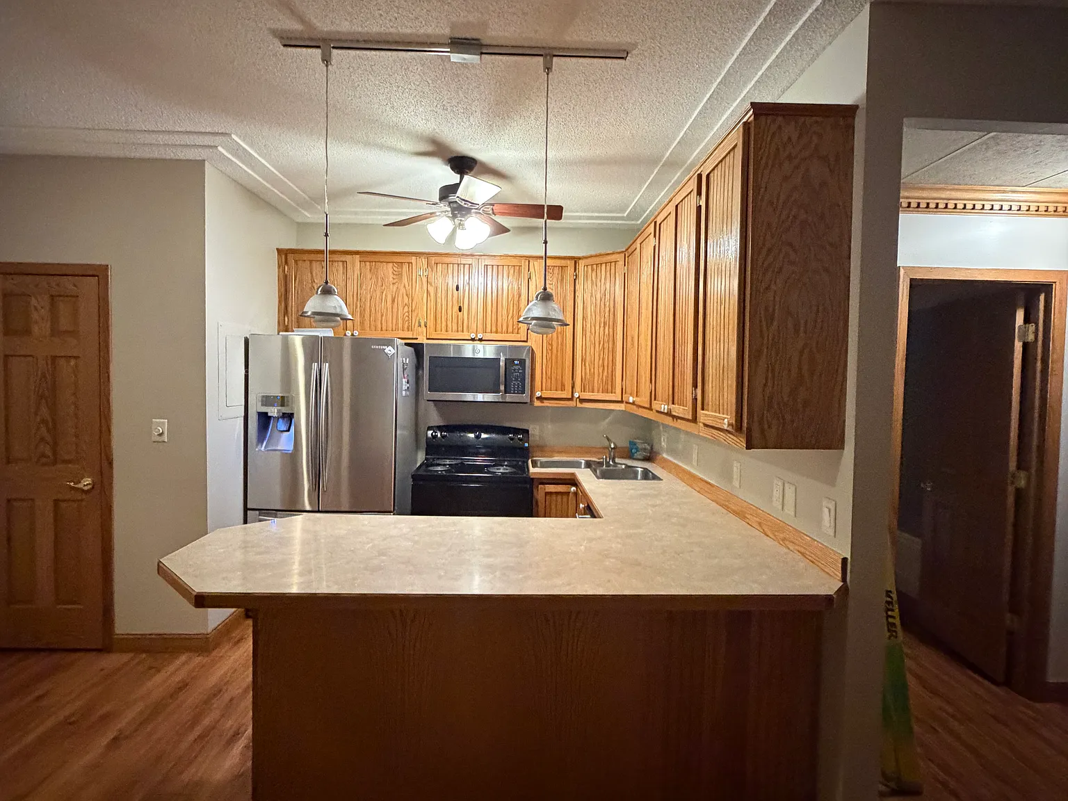2 bed, 750 sqft, $925 — Photo 2