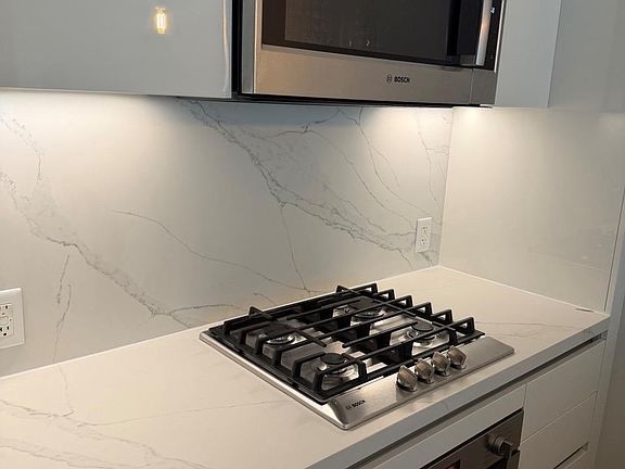 5th image of 505 W 43rd Street #6L