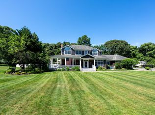 8 McGrath Stand Ln, Sag Harbor, NY 11963