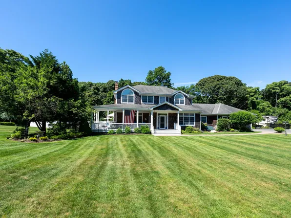 8 McGrath Stand Ln, Sag Harbor, NY 11963