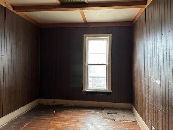 5th image of 322 N Weller St