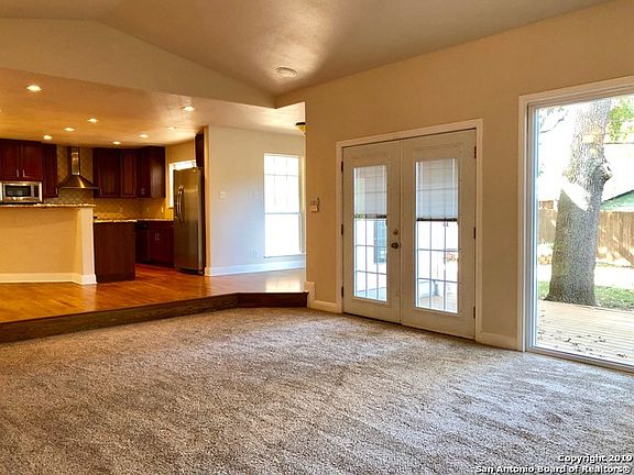 4th image of 231 E Elmview Pl
