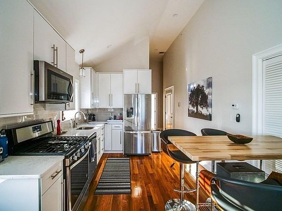 2nd image of 148 Winthrop Shore Dr APT 6
