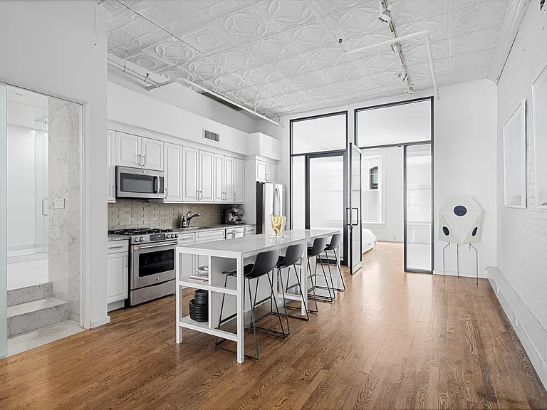 81 Greene St #4 — Photo 6