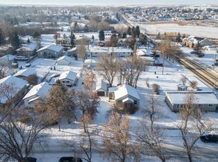 5324 E 55th St, Camrose, AB T4V 2C1