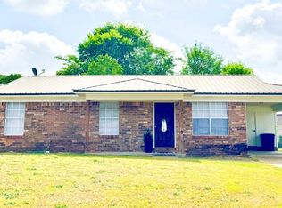 2611 Deer Haven Dr, Northport, AL 35473